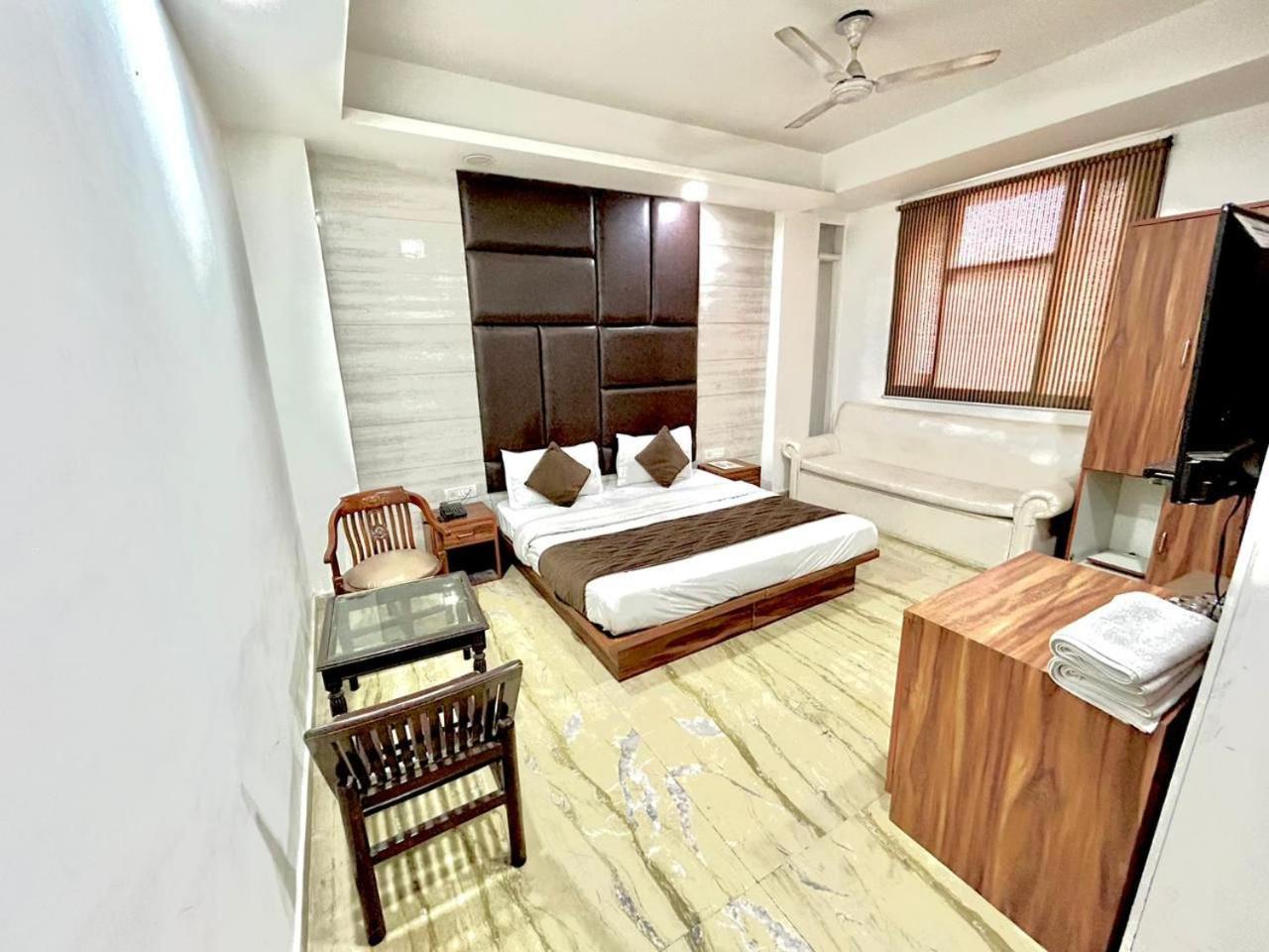 Hotel Spb 87 Near Karol Bagh Metro Station Delhi Ngoại thất bức ảnh