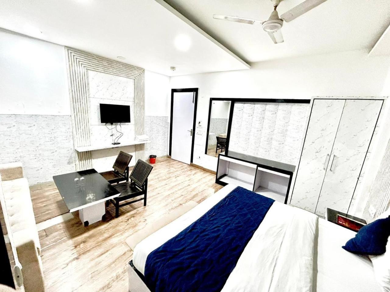 Hotel Spb 87 Near Karol Bagh Metro Station Delhi Ngoại thất bức ảnh