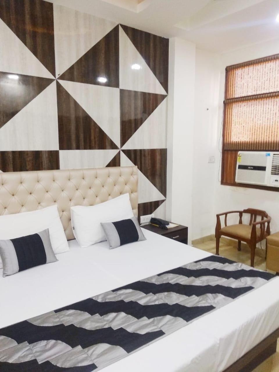 Hotel Spb 87 Near Karol Bagh Metro Station Delhi Ngoại thất bức ảnh