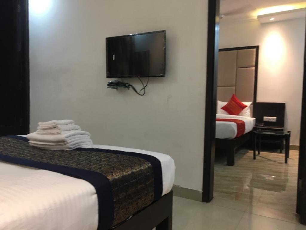 Hotel Spb 87 Near Karol Bagh Metro Station Delhi Ngoại thất bức ảnh