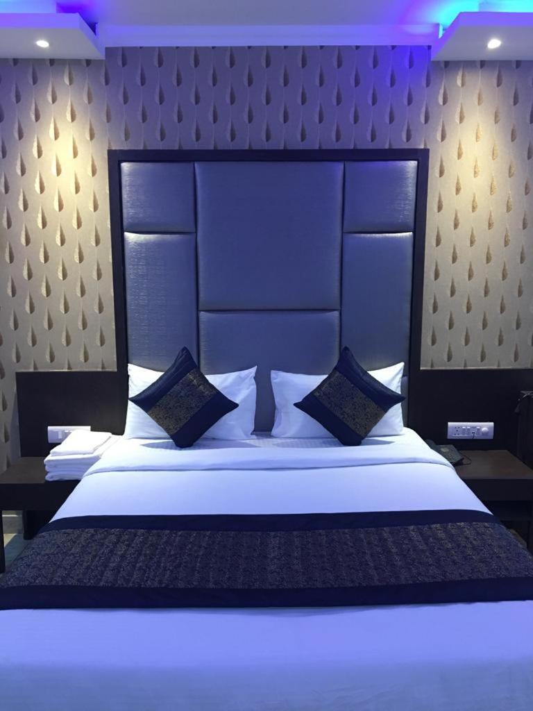 Hotel Spb 87 Near Karol Bagh Metro Station Delhi Ngoại thất bức ảnh