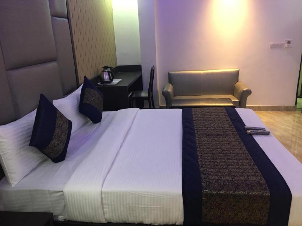 Hotel Spb 87 Near Karol Bagh Metro Station Delhi Ngoại thất bức ảnh