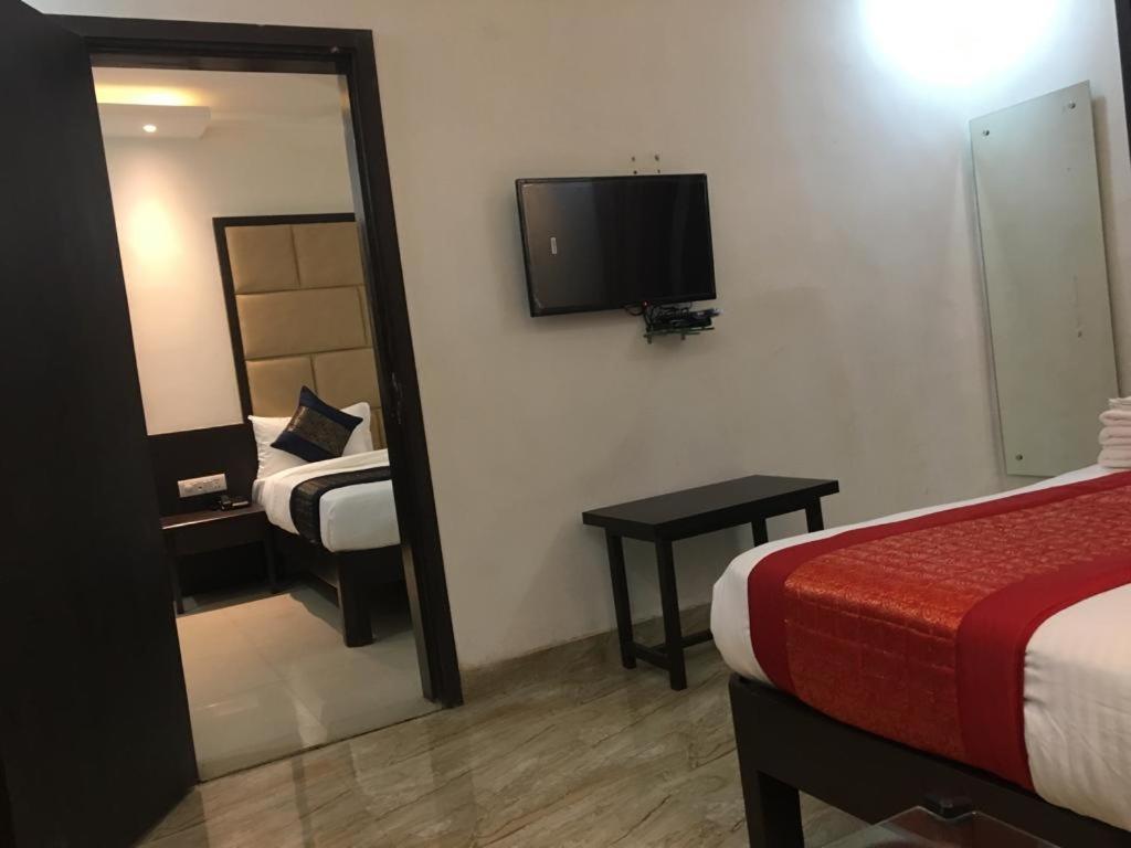 Hotel Spb 87 Near Karol Bagh Metro Station Delhi Ngoại thất bức ảnh